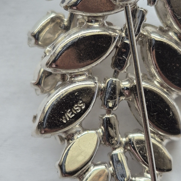 Vintage signed Weiss leaf spray brooch - Picture 4 of 6